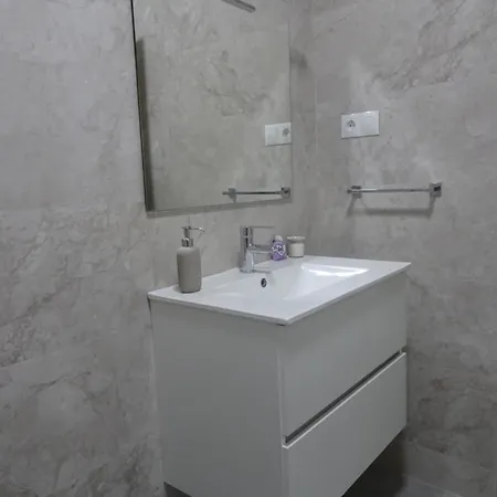 Malibu * 托雷莫利诺斯